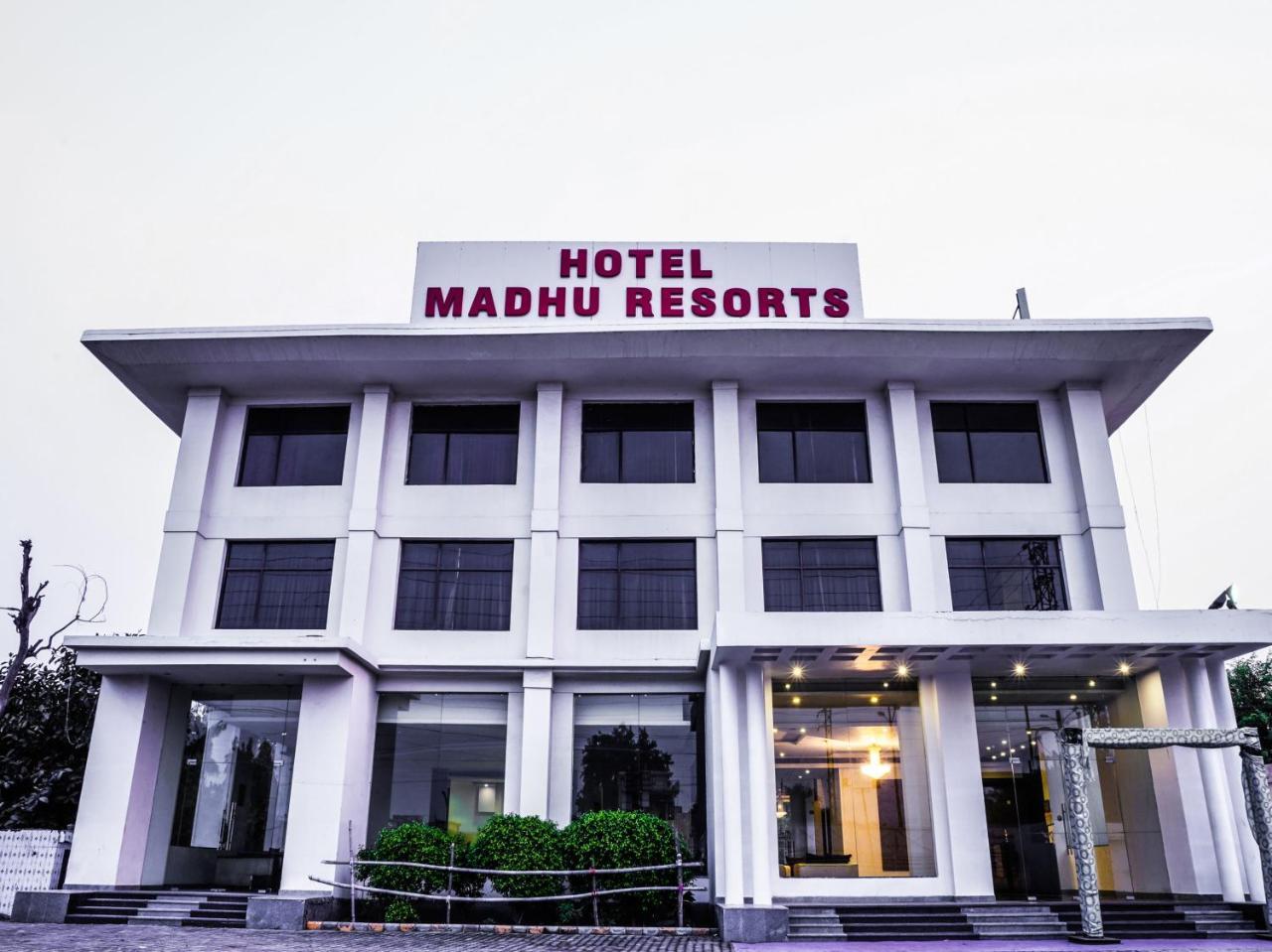 Madhu Resort Agra  Exteriör bild