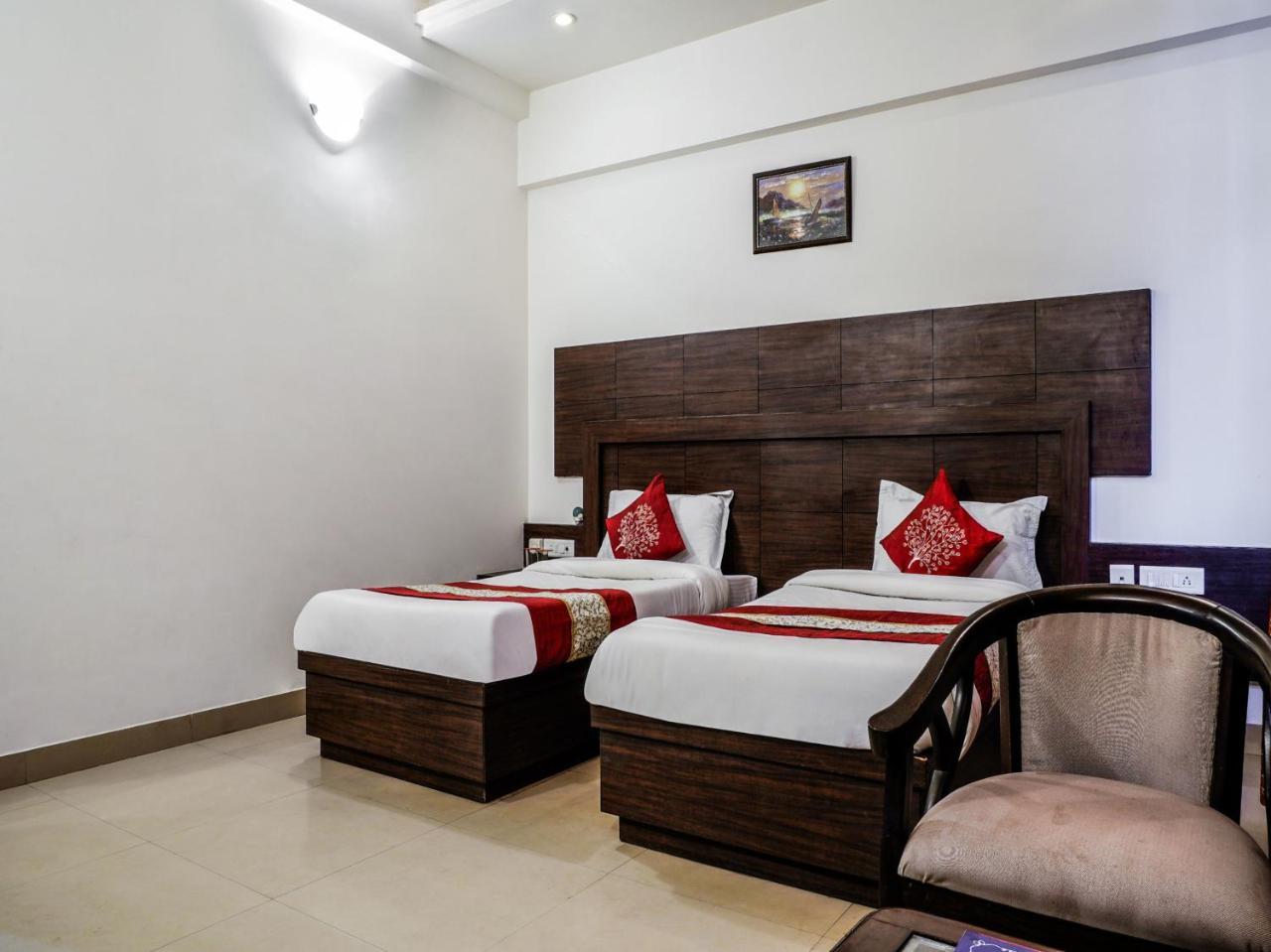 Madhu Resort Agra  Exteriör bild