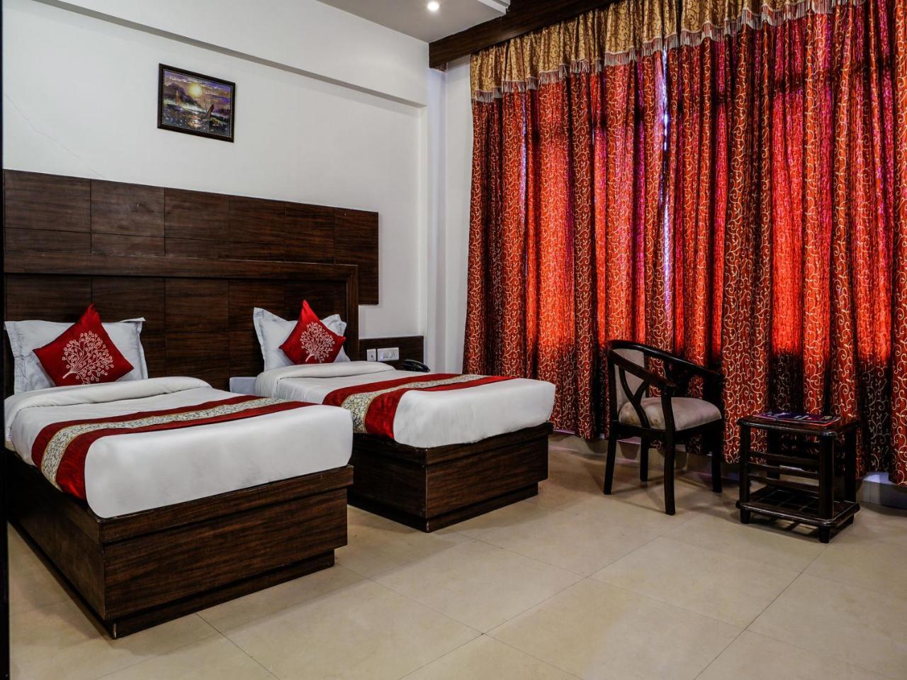 Madhu Resort Agra  Exteriör bild