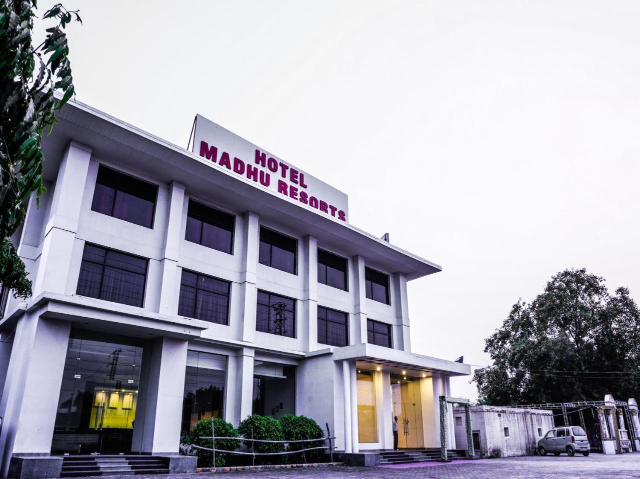 Madhu Resort Agra  Exteriör bild